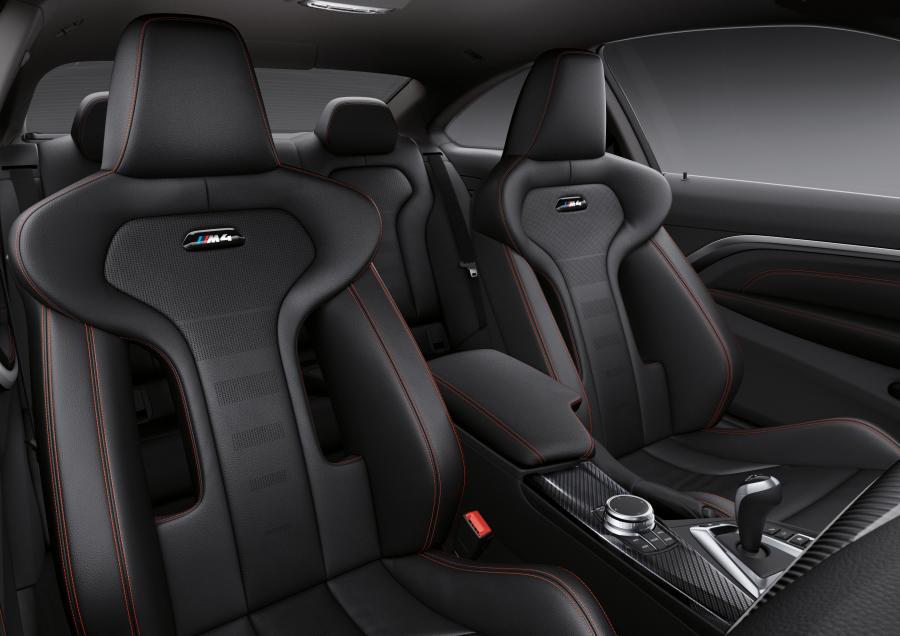 Детали интерьера BMW M4 Coupe (F82) 2017 года  (WW) (фото 11 из 11)